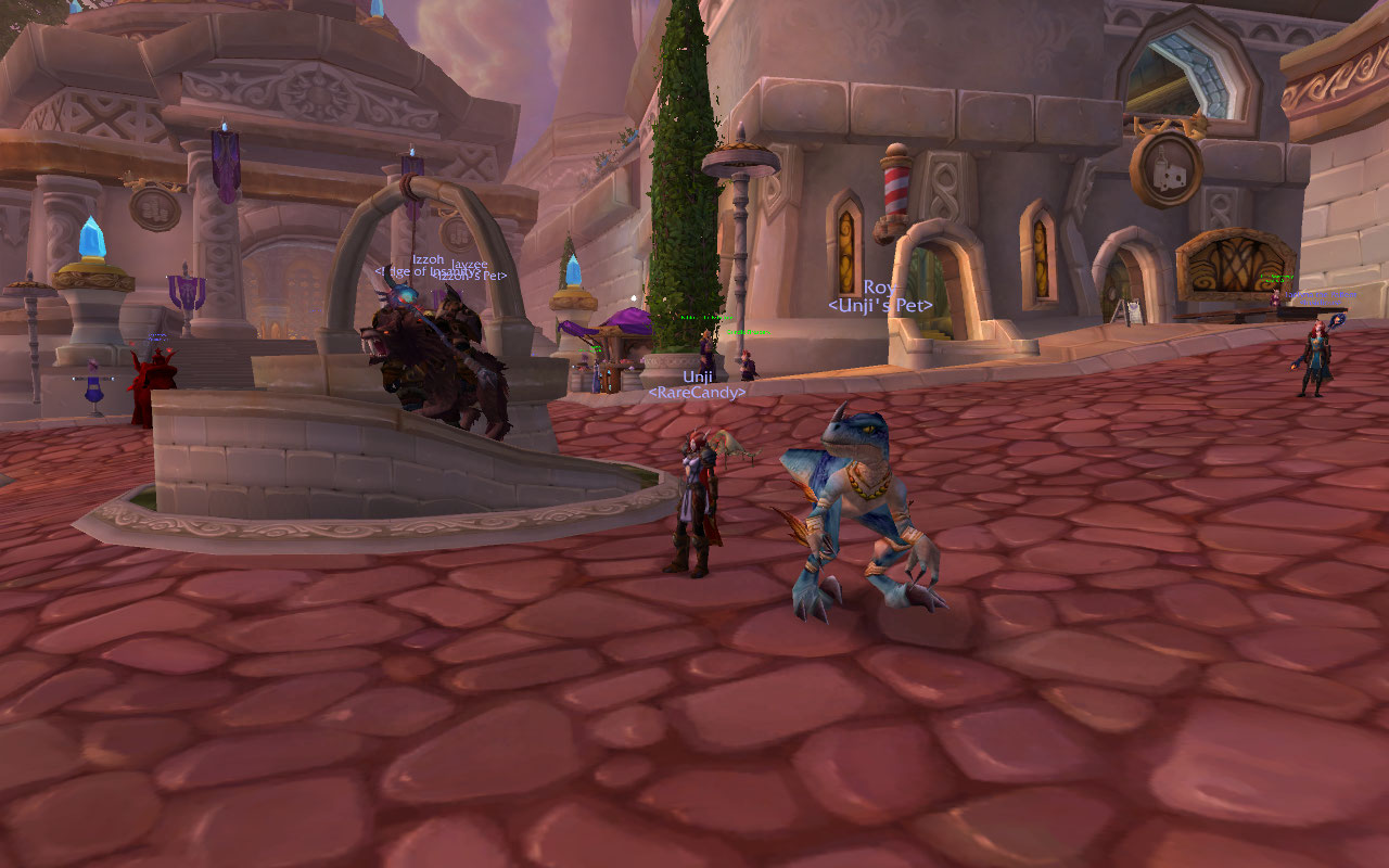 here's roy looking at something.. not sure why he is xD